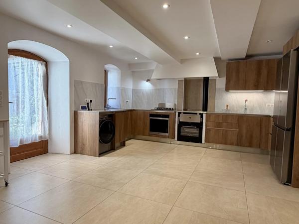 Maison de village rénovée de 142 m² avec terrasses et accès indépendant