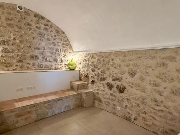 Maison de village rénovée de 142 m² avec terrasses et accès indépendant