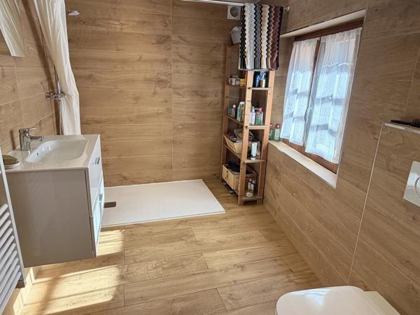 Maison de village rénovée de 142 m² avec terrasses et accès indépendant