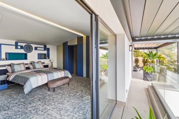 Villa modern suspendue entre ciel et Méditerranée