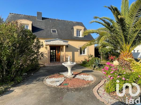 Maison traditionnelle 6 pièces de 132 m² à Landévant (56690)