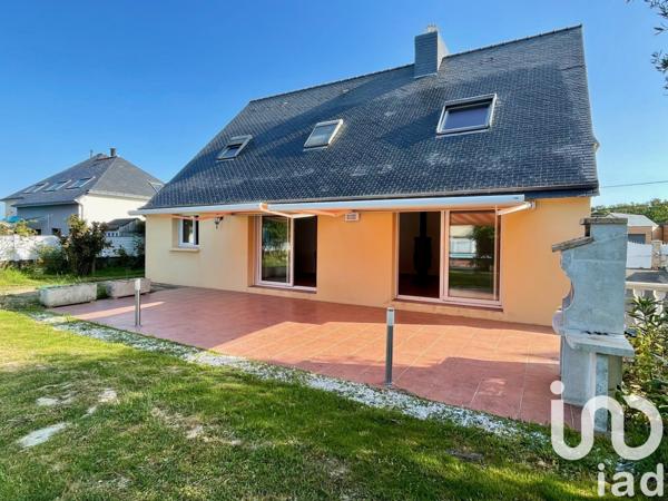 Maison traditionnelle 6 pièces de 132 m² à Landévant (56690)