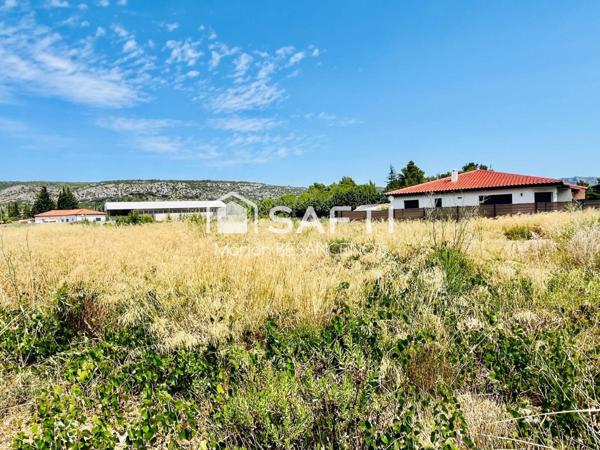 Terrain constructible et viabilisé de 509m²