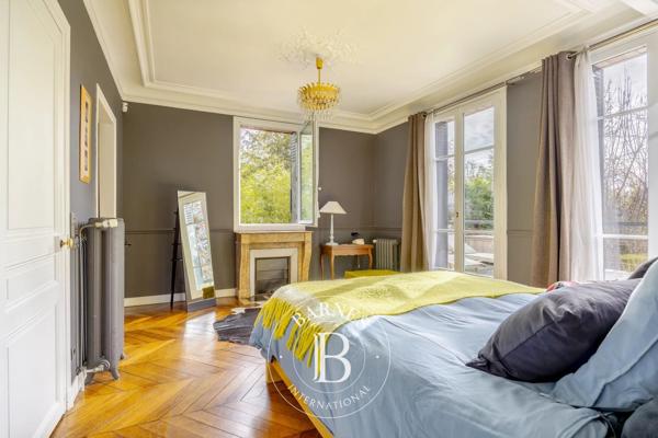 Sèvres, Maison 7 Chambres -  260 m² à vendre