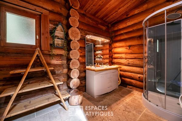 La Maison en bois, son étang et son exceptionnel environnement