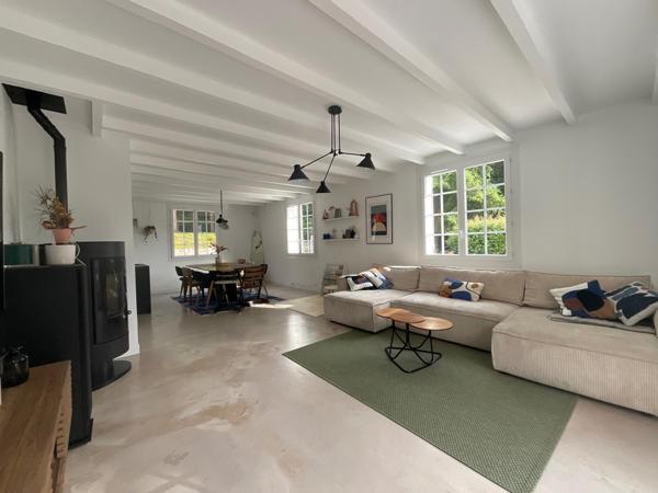 Maison spacieuse de 200 m² avec 7 chambres et terrain de 2500 m2