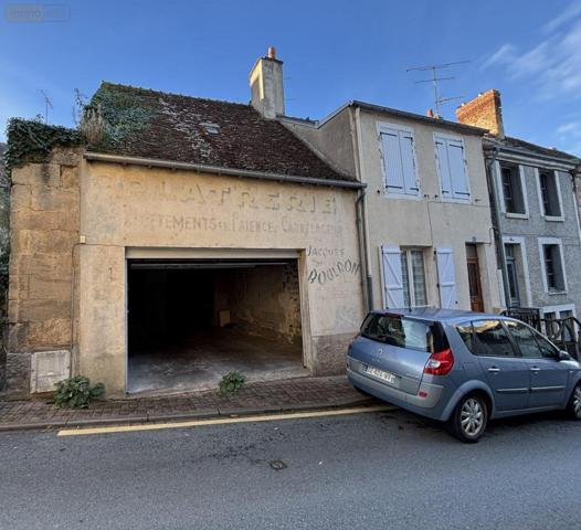 Garage fermé à vendre à La Châtre dans l'Indre (36400), ref : JA/793   
Centre Ville