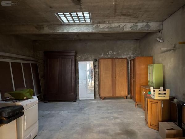 Garage fermé à vendre à La Châtre dans l'Indre (36400), ref : JA/793   
Centre Ville