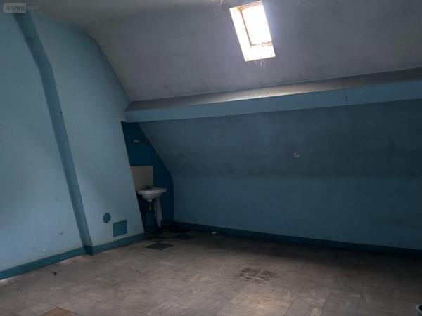 Garage fermé à vendre à La Châtre dans l'Indre (36400), ref : JA/793   
Centre Ville