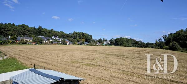 Immobilier Baud - Maison familiale 7 pièces - En impasse - Environnement calme - Grand garage