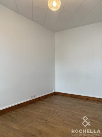 Maison louée meublée, 116m2, 2 chambres, terrasse, jardinet.