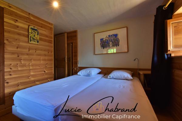 Maison à vendre 10 pièces  (05)