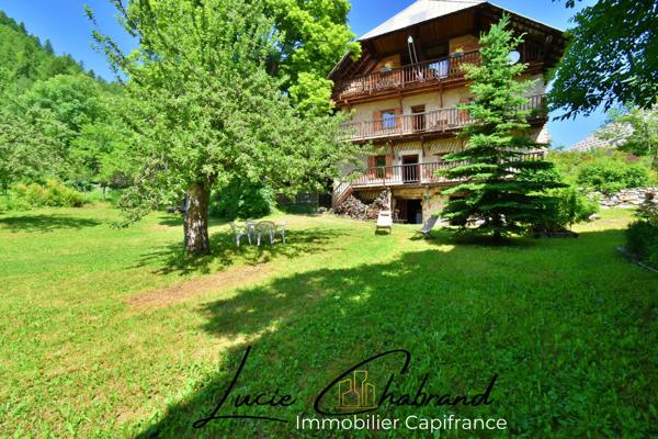 Maison à vendre 10 pièces  (05)