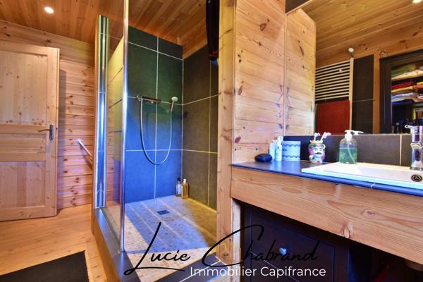 Maison à vendre 10 pièces  (05)