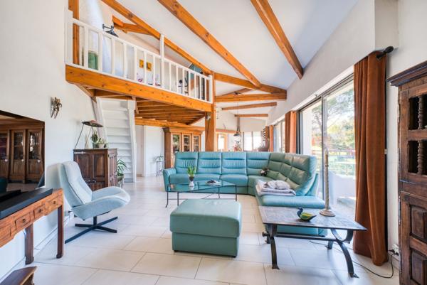 ELEGANTE VILLA FAMILIALE A 600 M DE LA PLAGE DE NAUZAN SAINT PALAIS SUR MER