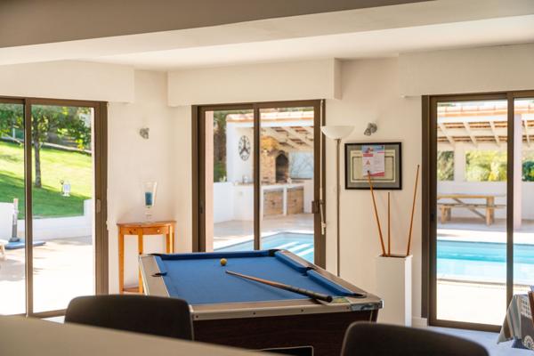 ELEGANTE VILLA FAMILIALE A 600 M DE LA PLAGE DE NAUZAN SAINT PALAIS SUR MER