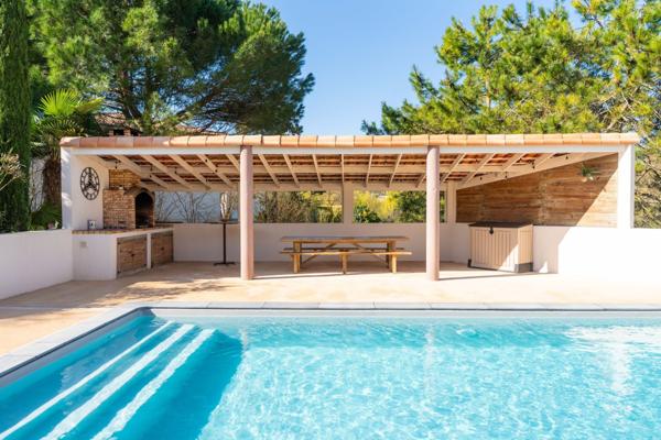 ELEGANTE VILLA FAMILIALE A 600 M DE LA PLAGE DE NAUZAN SAINT PALAIS SUR MER