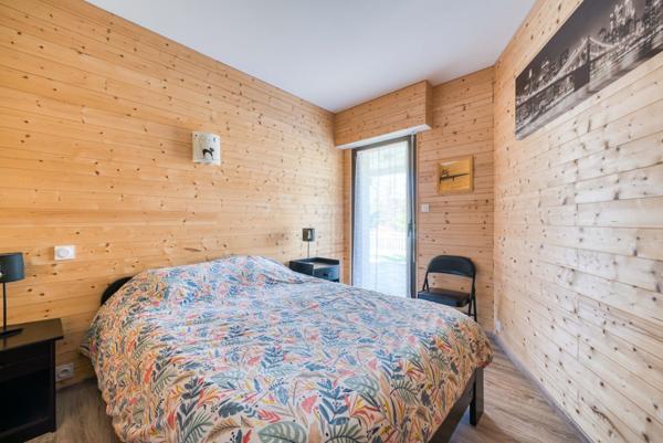 ELEGANTE VILLA FAMILIALE A 600 M DE LA PLAGE DE NAUZAN SAINT PALAIS SUR MER