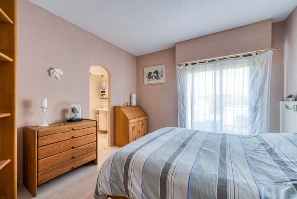 ELEGANTE VILLA FAMILIALE A 600 M DE LA PLAGE DE NAUZAN SAINT PALAIS SUR MER