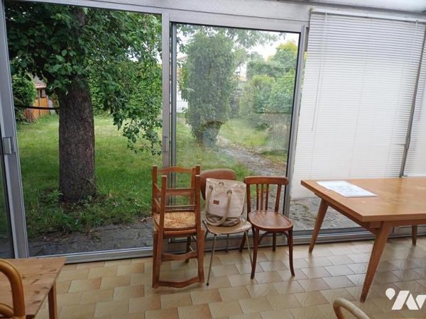 A VENDRE à BOUGUENAIS Maison à rénover de plain-pied avec garage et jardin
