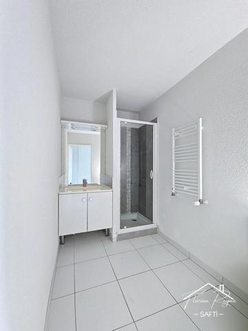 T2 lumineux avec terrasse dans petite copropriété au calme à Parempuyre