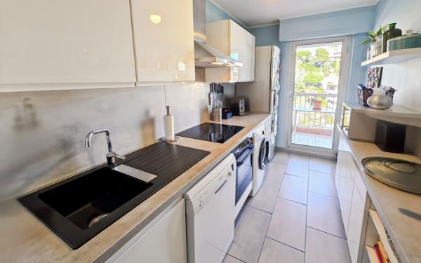 Appartement à vendre    4 pièces • 76 m2 Nice