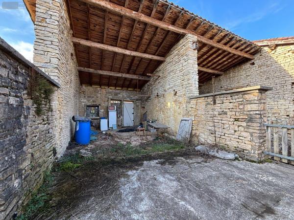 Maison à restaurer à vendre à Senaud dans le Jura (39160), ref : 39064-112   
Chemin d'écuria