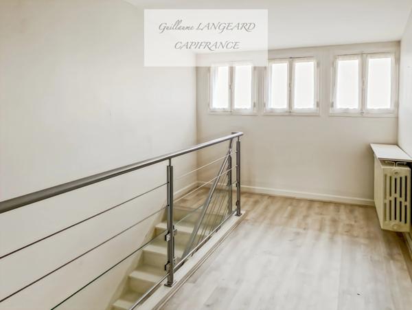 OYONNAX (01) - À vendre maison T5 de 155 m2 + Atelier professionnel de 423 m2 - 1220 m2 de terrain