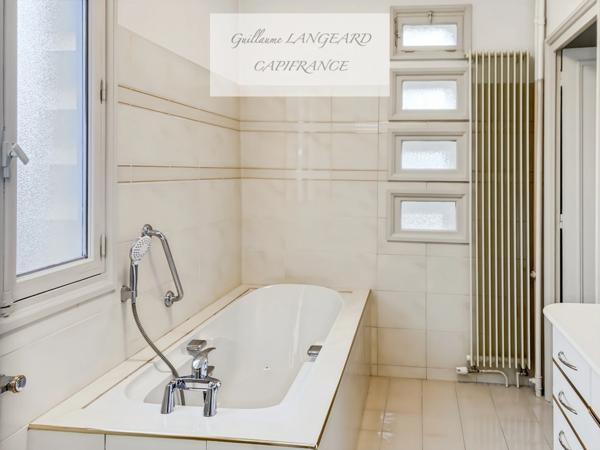 OYONNAX (01) - À vendre maison T5 de 155 m2 + Atelier professionnel de 423 m2 - 1220 m2 de terrain