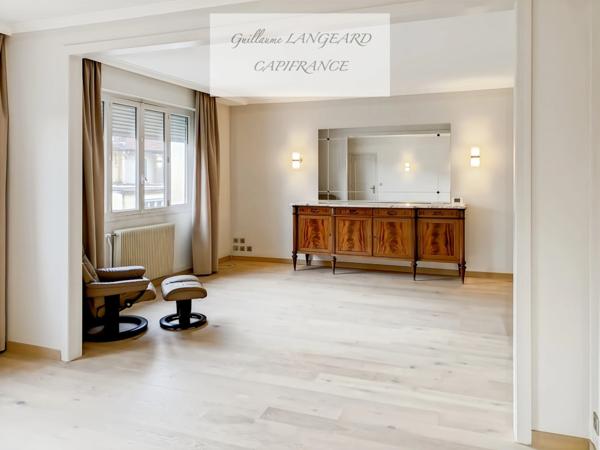 OYONNAX (01) - À vendre maison T5 de 155 m2 + Atelier professionnel de 423 m2 - 1220 m2 de terrain