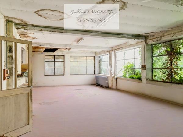 OYONNAX (01) - À vendre maison T5 de 155 m2 + Atelier professionnel de 423 m2 - 1220 m2 de terrain