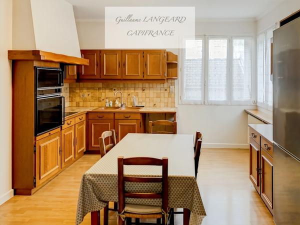 OYONNAX (01) - À vendre maison T5 de 155 m2 + Atelier professionnel de 423 m2 - 1220 m2 de terrain