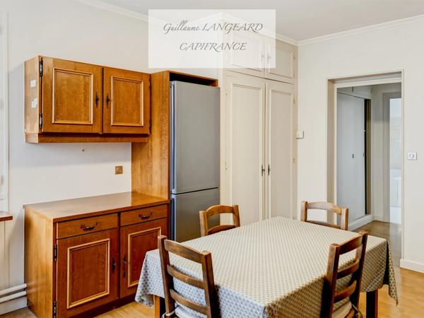 OYONNAX (01) - À vendre maison T5 de 155 m2 + Atelier professionnel de 423 m2 - 1220 m2 de terrain