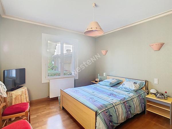 Maison Saint Andre De La Marche 6 pièce(s) 196m2