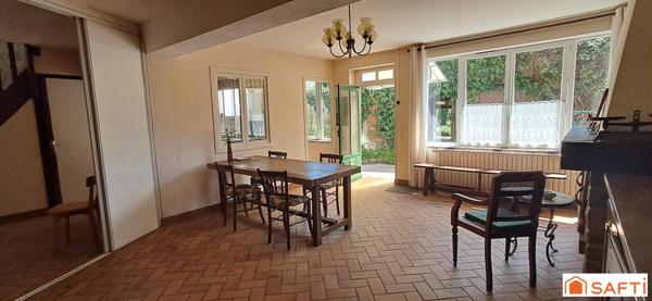 Maison de ville calme avec terrain et dépendances