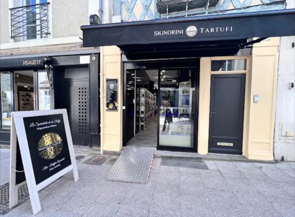 Local commercial Angers Hyper centre
