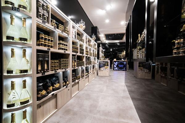 Local commercial Angers Hyper centre