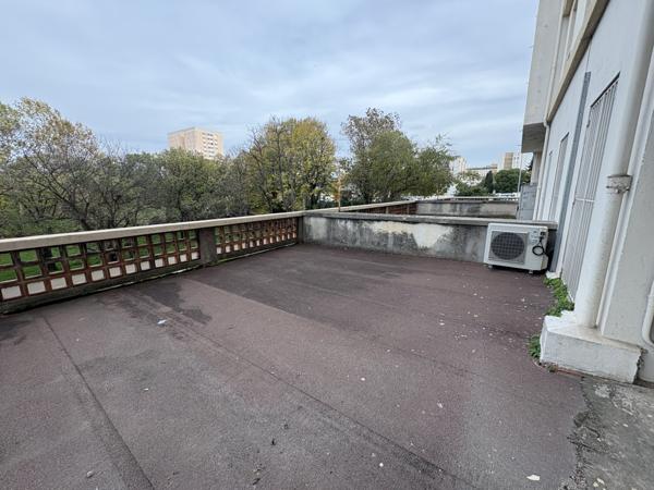 Marseille (13010) Local Commercial - 160m2 - St Loup