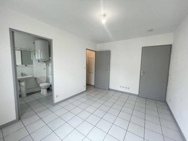 Appartement 1 pièce                                        - 38000 Grenoble Réf : 4869