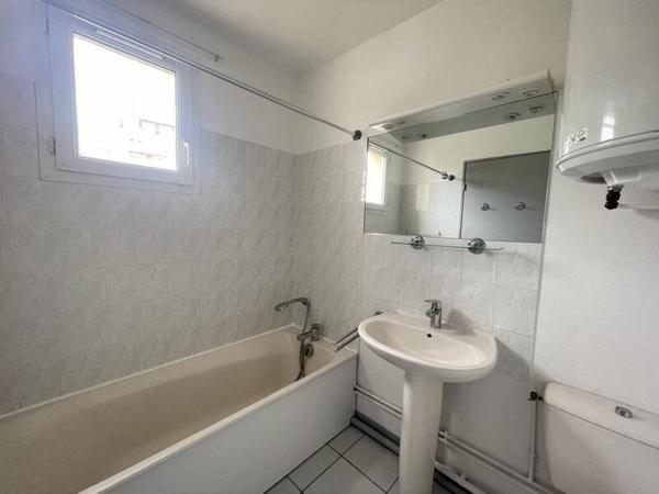 Appartement 1 pièce                                        - 38000 Grenoble Réf : 4869