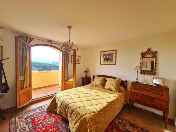 VILLA OLLIOULES- VUE MER