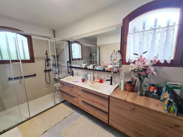 VILLA OLLIOULES- VUE MER