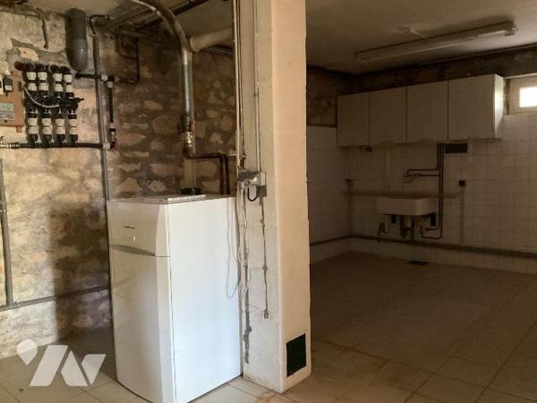 A VENDRE : Maison de ville située dans quartier calme de SOUILLAC (Lot - 46) comprenant en rez-...