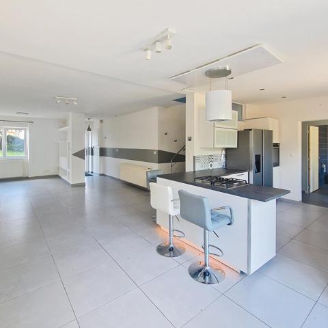COUP DE CŒUR ! Maison rénovée de 156 m² – 4 chambres – Jardin – Garage et terrasse !