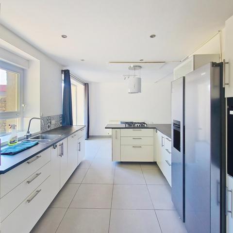 COUP DE CŒUR ! Maison rénovée de 156 m² – 4 chambres – Jardin – Garage et terrasse !