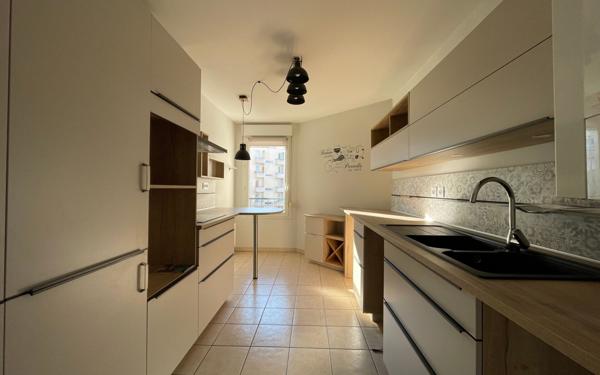 Appartement à vendre    5 pièces • 111 m2 Lyon 3