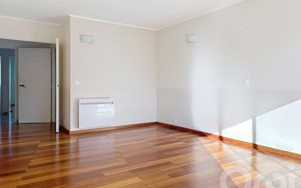 Appartement à vendre    3 pièces • 68,21 m2 Maisons-Alfort