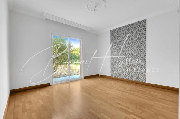 Maison 6 pièces de 229m² sur 2432m² de terrain