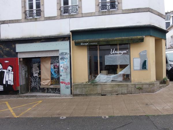 Emplacement N°1 locaux commerciaux et logement.