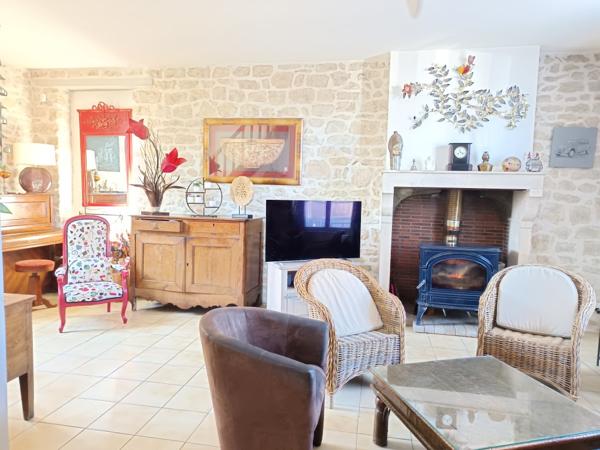 EN VENTE - NEVERS - à 5 mn du centre ville . Maison 3 chambres terrain